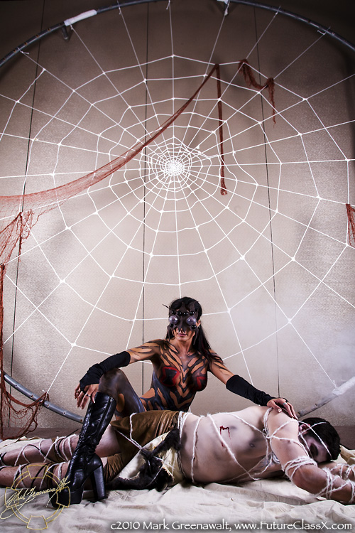 body painting at Phoenix ComiCon 2010 with Paris Harshman and Matthew Lenzi