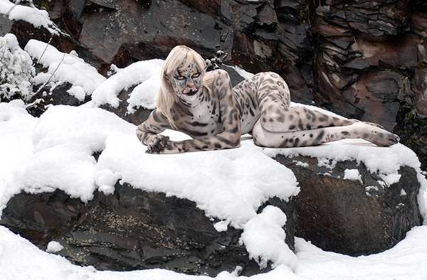 Naomi Smith snow leopard bodypainting